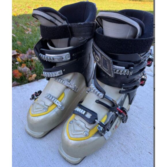 Head Ezon 2 model ski boots Mondo 27.5 / 9.5 - Picture 1 of 3